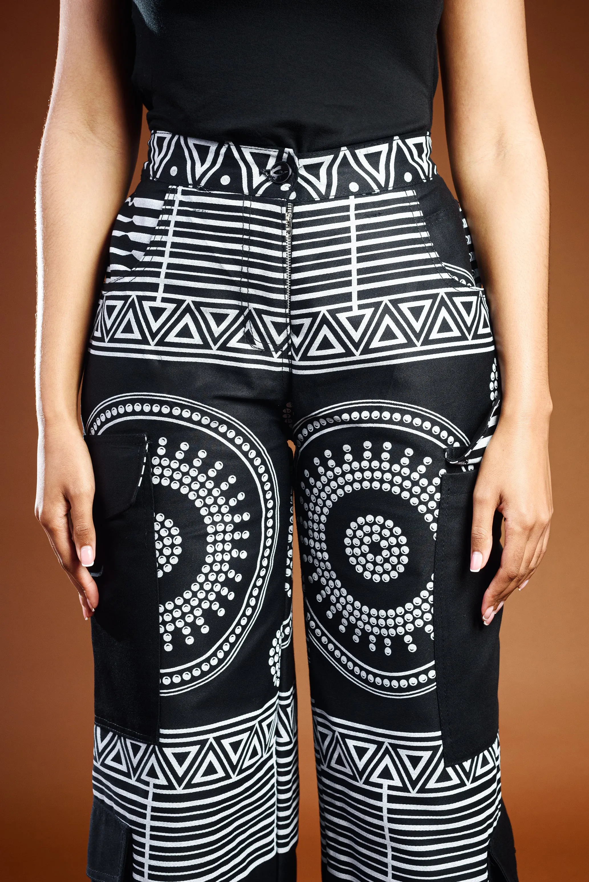 Ladies - KwaNtu Cargo Pants (BLK)
