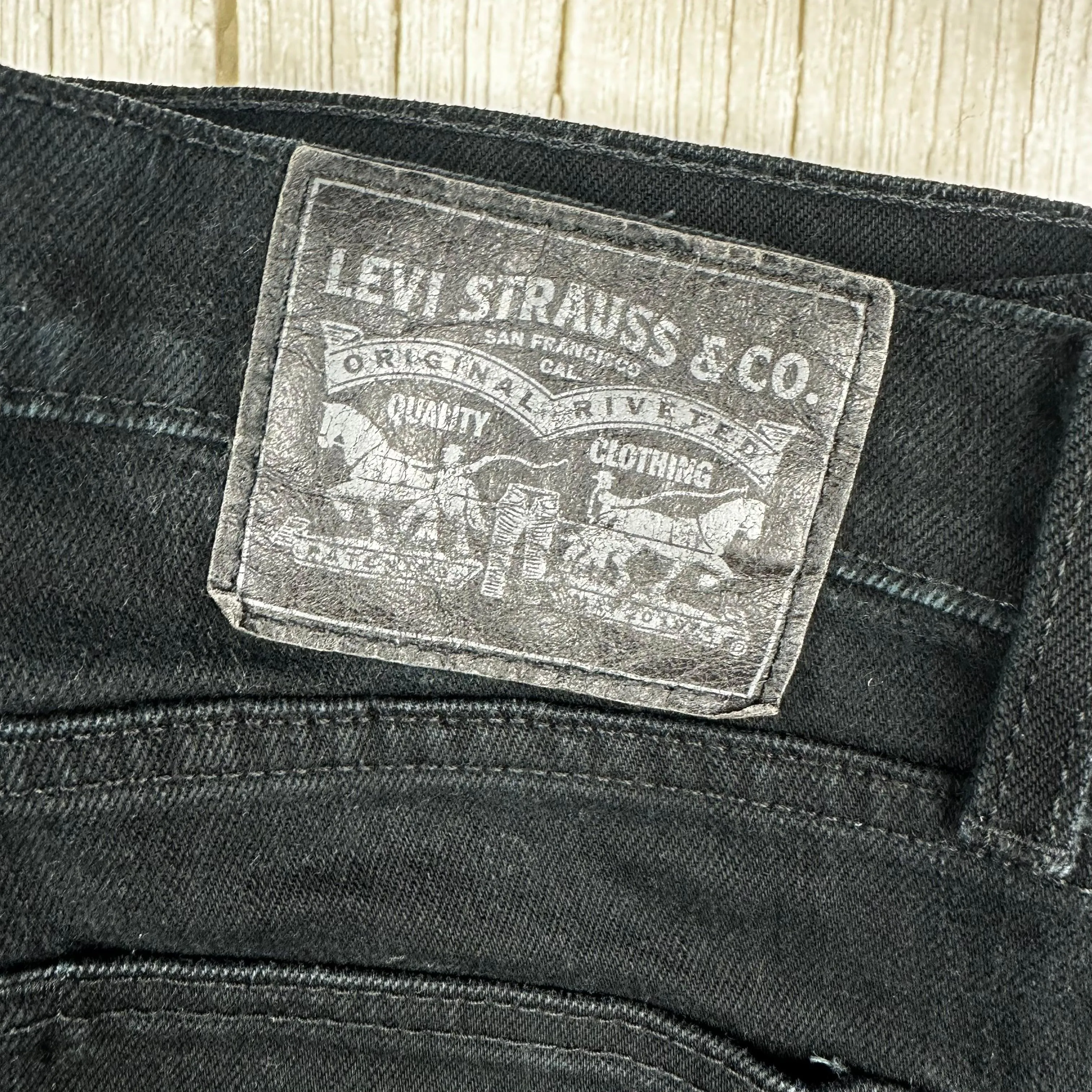 Levis Mens Black Classic Low Rise Jeans - Size 30S
