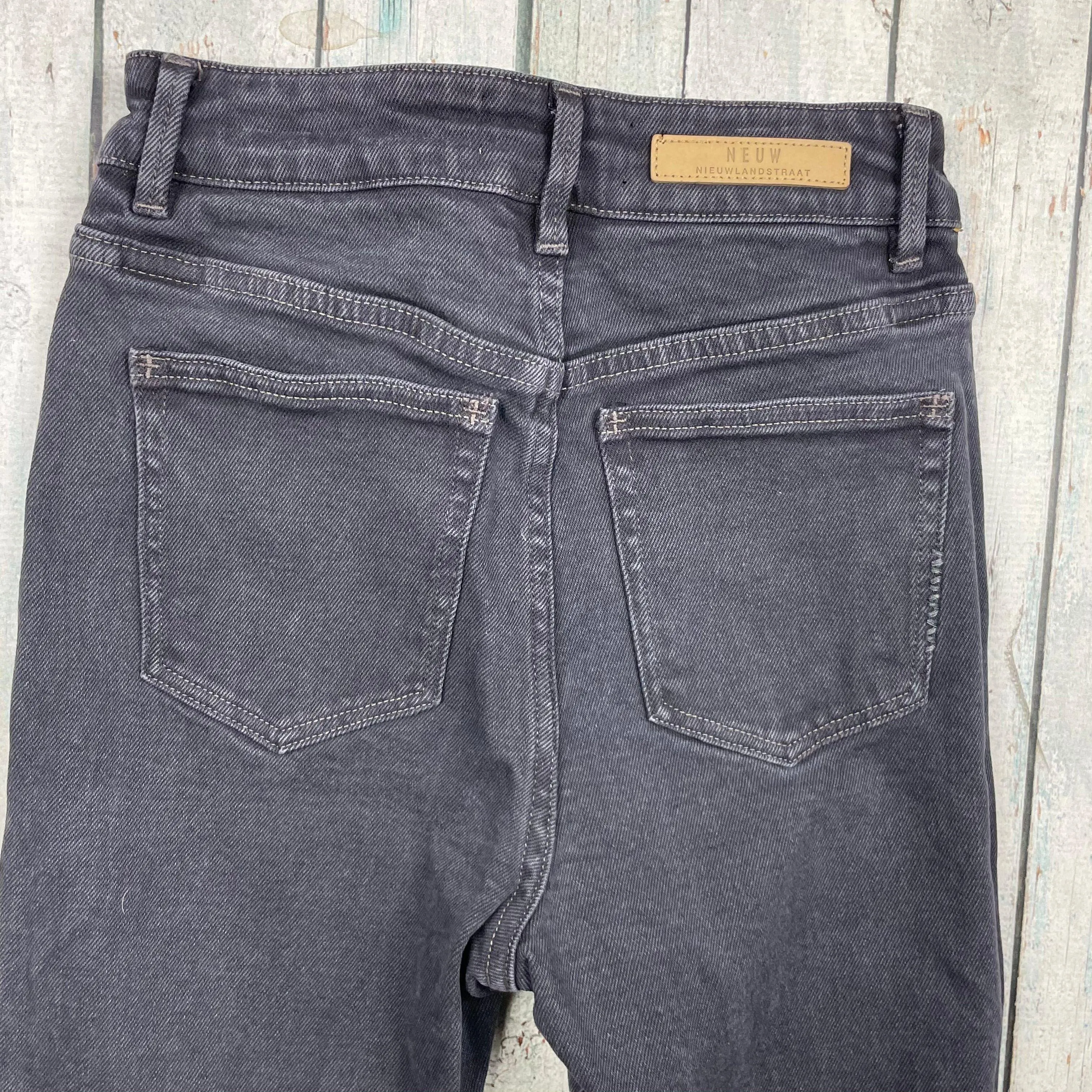 NEW- NEUW 'Marilyn' High Skinny Concrete Wash Jeans - Size 25